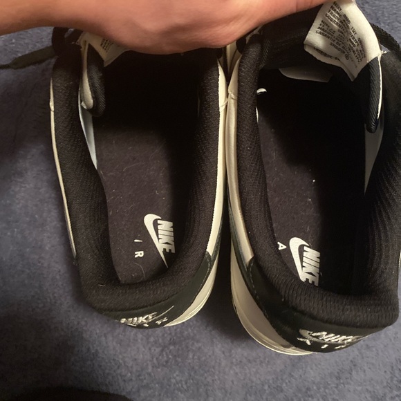 Nike Air Force One - Picture 2 of 4